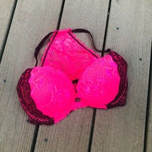 VS Pink Front-Clasp Lace Bra (32DD)
